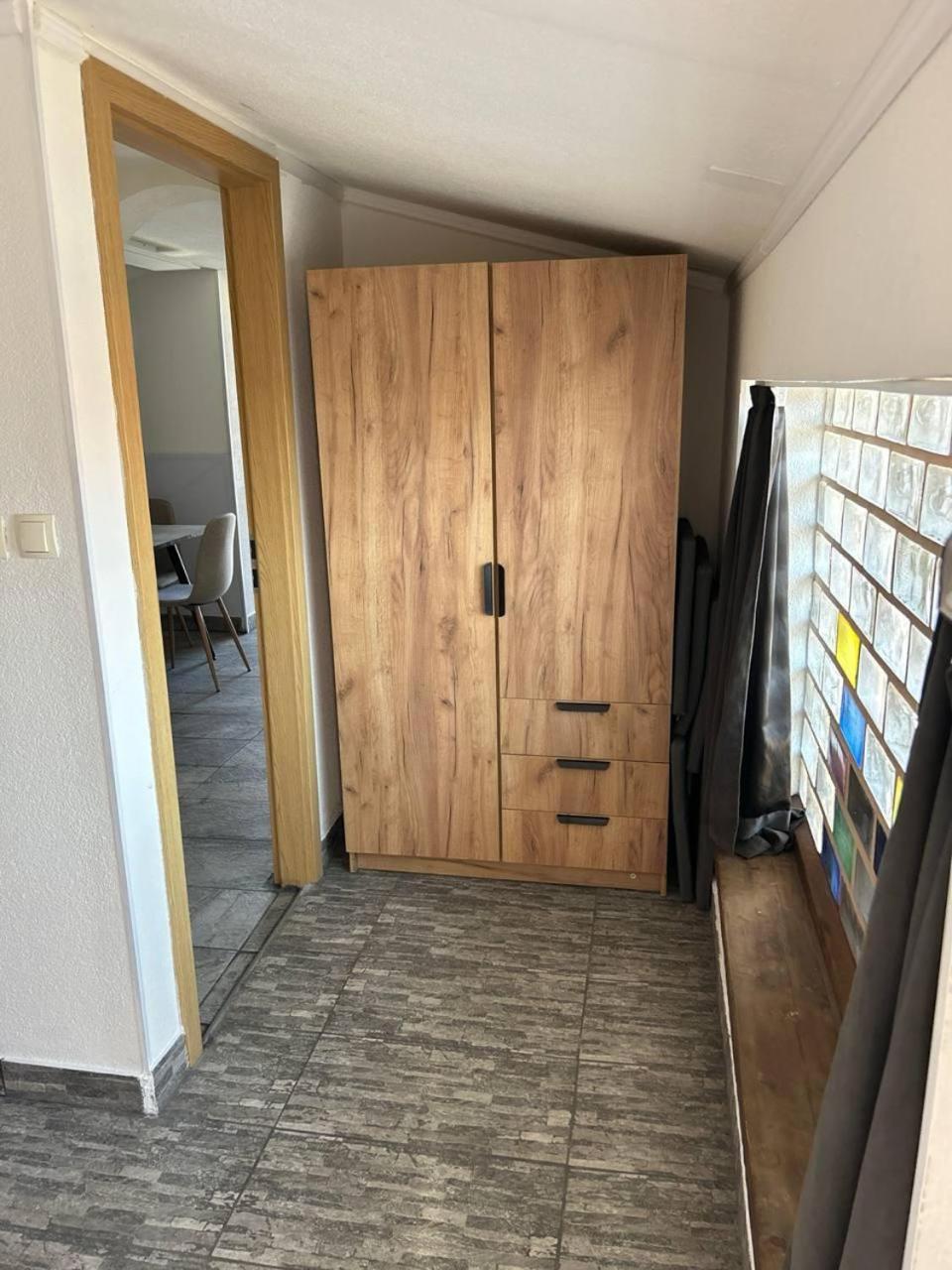 Hanka - 3 Verschiedene Whg - 40 Qm 3 Pers, 50 Qm Bis 4 Pers Oder 70 Qm Bis 5 Pers, Balkone, Nur 70 M Zum Strand, Von 3 Bis Max 5 Personen, Wlan, Sat-tv, Klima, Kueche, Parkplaetze,ruhig Gelegen