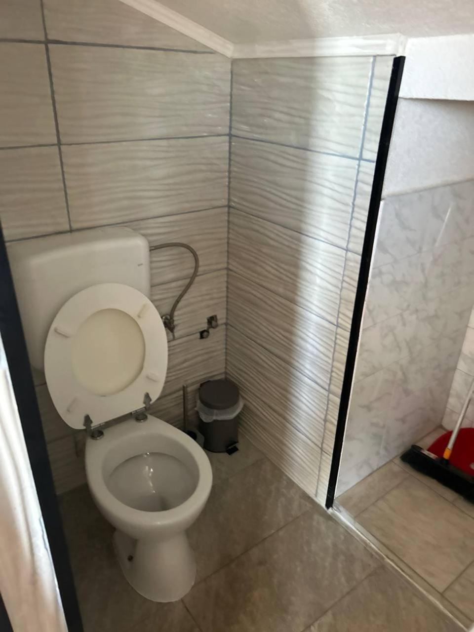 Apartment Hanka - 3 Verschiedene Whg - 40 Qm 3 Pers, 50 Qm Bis 4 Pers Oder 70 Qm Bis 5 Pers, Balkone, Nur 70 M Zum Strand, Von 3 Bis Max 5 Personen, Wlan, Sat-tv, Klima, Kueche, Parkplaetze,ruhig Gelegen