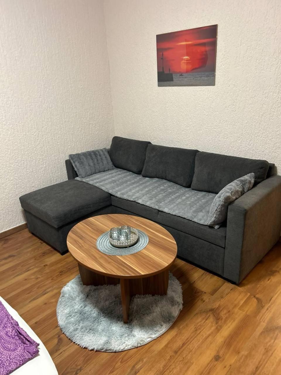Apartment Hanka - 3 Verschiedene Whg - 40 Qm 3 Pers, 50 Qm Bis 4 Pers Oder 70 Qm Bis 5 Pers, Balkone, Nur 70 M Zum Strand, Von 3 Bis Max 5 Personen, Wlan, Sat-tv, Klima, Kueche, Parkplaetze,ruhig Gelegen *
