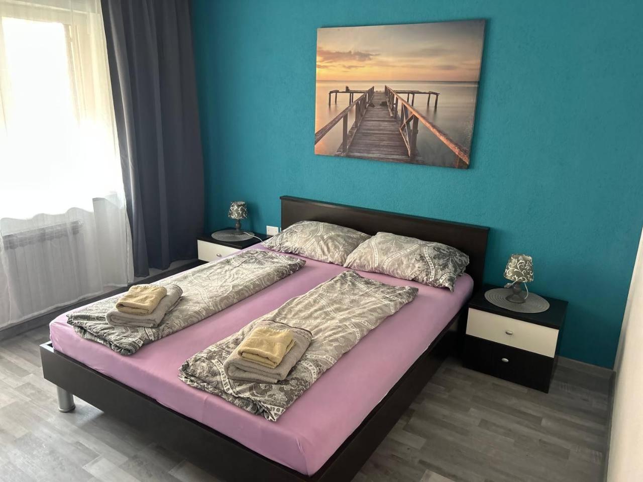 Apartment Hanka - 3 Verschiedene Whg - 40 Qm 3 Pers, 50 Qm Bis 4 Pers Oder 70 Qm Bis 5 Pers, Balkone, Nur 70 M Zum Strand, Von 3 Bis Max 5 Personen, Wlan, Sat-tv, Klima, Kueche, Parkplaetze,ruhig Gelegen