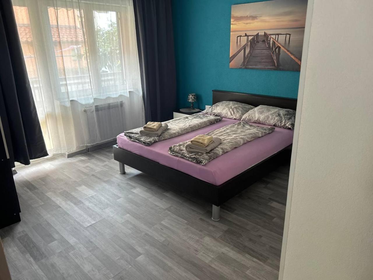 Hanka - 3 Verschiedene Whg - 40 Qm 3 Pers, 50 Qm Bis 4 Pers Oder 70 Qm Bis 5 Pers, Balkone, Nur 70 M Zum Strand, Von 3 Bis Max 5 Personen, Wlan, Sat-tv, Klima, Kueche, Parkplaetze,ruhig Gelegen