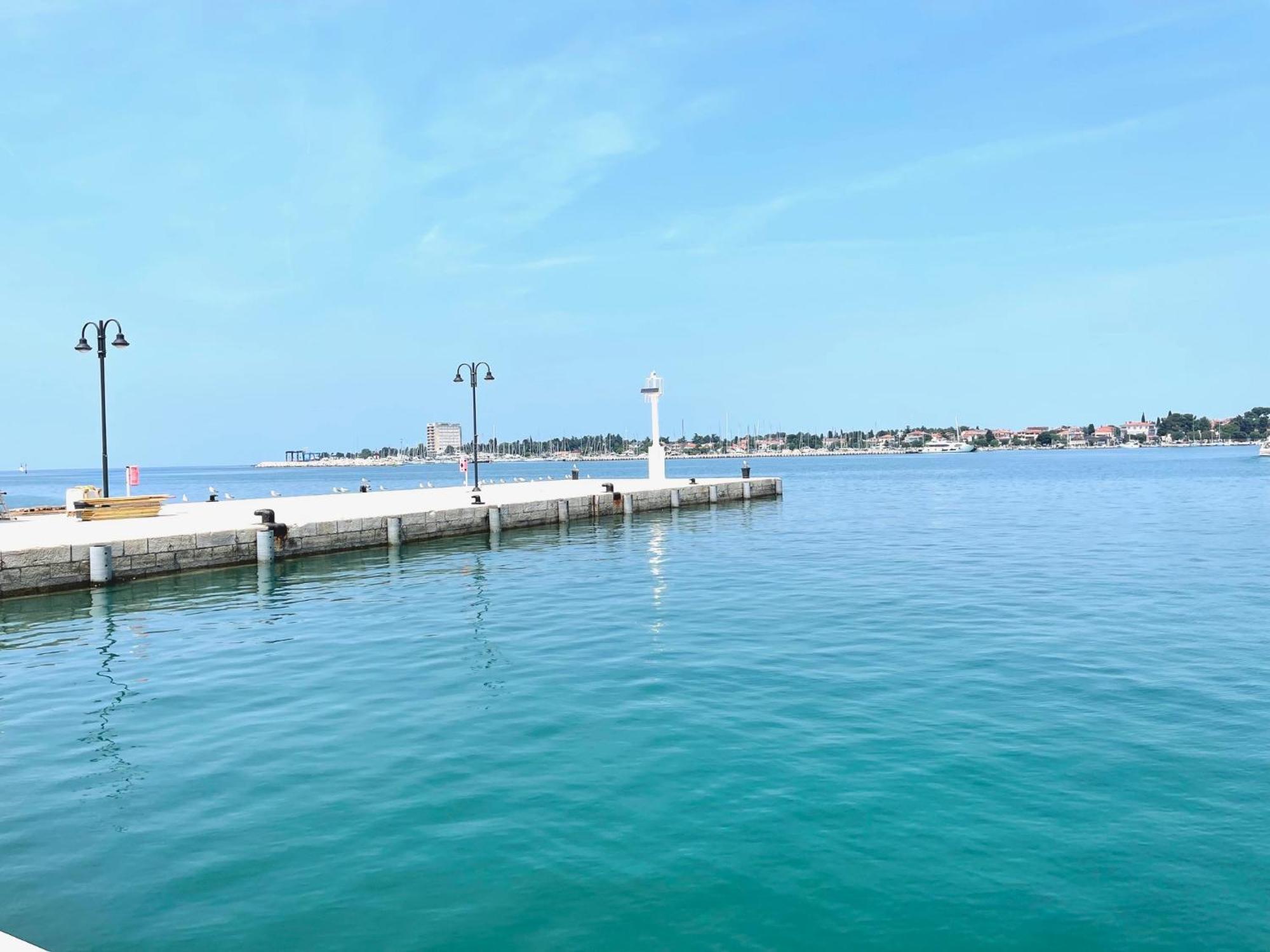 Hanka - 3 Verschiedene Whg - 40 Qm 3 Pers, 50 Qm Bis 4 Pers Oder 70 Qm Bis 5 Pers, Balkone, Nur 70 M Zum Strand, Von 3 Bis Max 5 Personen, Wlan, Sat-tv, Klima, Kueche, Parkplaetze,ruhig Gelegen Umag